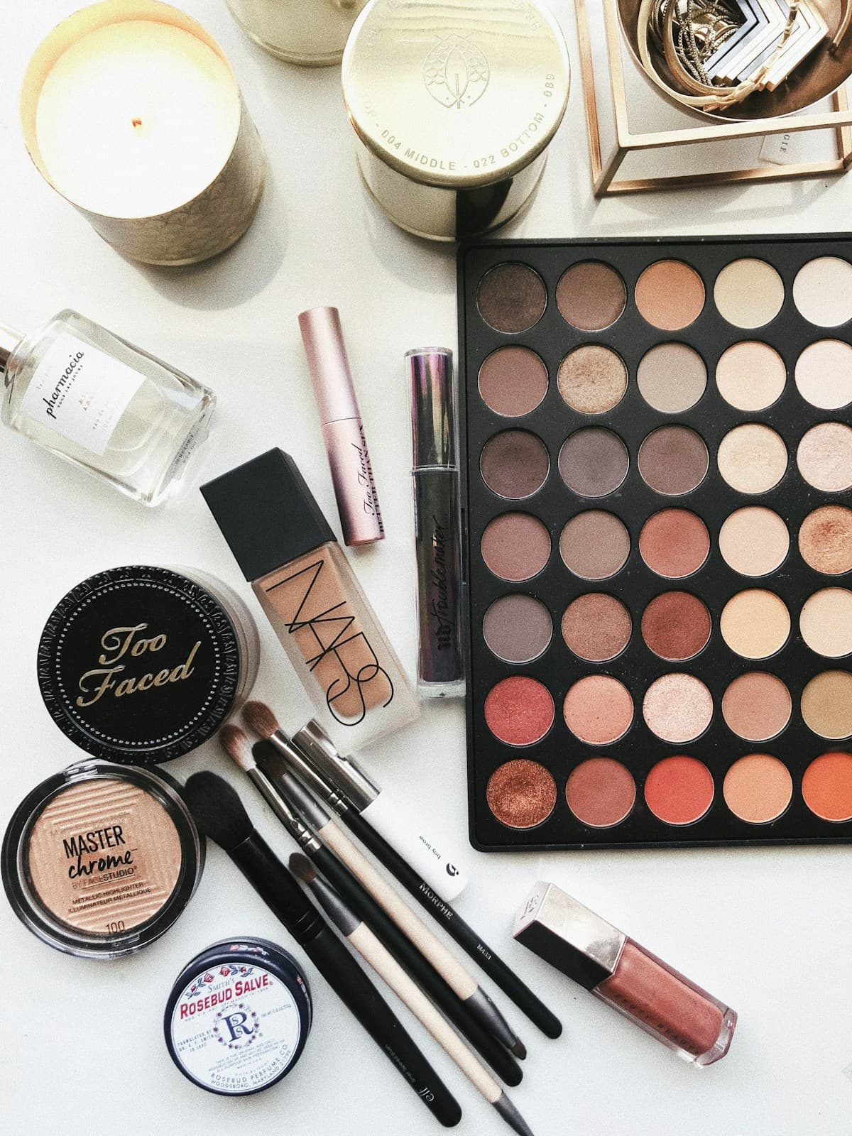 2026 Makyaj Trendleri: Doğal & Işıltılı Görünüm